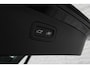 Volvo XC90 T8 Plug-in hybrid AWD Ultra Dark | Panoramadak | Luchtvering | Trekhaak | Premium audio by Bowers & Wilkins | Verwarmbare voorstoelen met massagefunctie | 360 graden camera | Head-up display | Verwarmbare achterbank en stuurwiel |