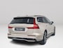 Volvo V60 T8 Plug-in hybrid AWD Plus Dark | Panoramadak | 360° camera | Head-up display | Harman Kardon | Stoel- en stuurverwarming | Trekhaak
