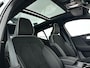 Volvo XC40 B4 Plus Dark | Panoramadak | Parkeercamera | Harman Kardon | Stoel- en stuurverwarming | Trekhaak