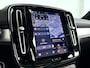 Volvo XC40 B4 Plus Dark | Panoramadak | Parkeercamera | Harman Kardon | Stoel- en stuurverwarming | Trekhaak