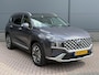 Hyundai Santa Fe 1.6 T-GDI PHEV Premium Sky 7p. / Dealer Onderhouden / Trekhaak / 1350KG Trekgewicht /  Elektrische Stoelen met Geheugen / Schuif Kantel Dak / Keyless / Elektrische Achterklep
