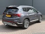 Hyundai Santa Fe 1.6 T-GDI PHEV Premium Sky 7p. / Dealer Onderhouden / Trekhaak / 1350KG Trekgewicht /  Elektrische Stoelen met Geheugen / Schuif Kantel Dak / Keyless / Elektrische Achterklep