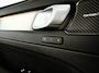 Volvo XC40 B4 Plus Dark | Parkeercamera | Harman Kardon | Stoel- en stuurverwarming | Trekhaak