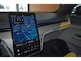 Volvo EX90 Single Motor Plus 7p. 104 kWh | Geventileerde voorstoelen | Bose Premium Sound systeem | Head Up Display | 360 graden Camera | Air Purification | Elektrisch verstelbaar stuurwiel | Stoel-/Stuurwielverwarming | 21 inch Lichtmetalen velgen | All Season Banden | Extra Getint Glas |