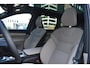 Volvo EX90 Single Motor Plus 7p. 104 kWh | Geventileerde voorstoelen | Bose Premium Sound systeem | Head Up Display | 360 graden Camera | Air Purification | Elektrisch verstelbaar stuurwiel | Stoel-/Stuurwielverwarming | 21 inch Lichtmetalen velgen | All Season Banden | Extra Getint Glas |