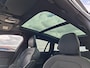 Volvo V60 2.0 T8 Plug-in hybrid AWD Ultra Dark | SOH:100% | Trekhaak | Schuif/kantel Panoramadak | Harman/Kardon | HUD | Power Seats | Memory | Extra getint glas | 360° Camera | Stoel/stuur verwarming |