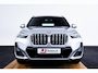 BMW X1 xDrive25e M Sport - Sportstoelen - Elektrisch verwarmde voorstoelen - Comfort Access - Grootlichtassistent - Automatisch dimmende binnenspiegel - M Sportstuurwiel - M Hemelbekleding in Anthrazit uitgevoerd -