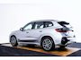 BMW X1 xDrive25e M Sport - Sportstoelen - Elektrisch verwarmde voorstoelen - Comfort Access - Grootlichtassistent - Automatisch dimmende binnenspiegel - M Sportstuurwiel - M Hemelbekleding in Anthrazit uitgevoerd -