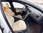 Volvo V60 2.4 D5 Twin Engine Special Edition / SCHUIFKANTELDAK / AUTOMAAT / DEALER OONDERHOUDEN
