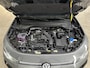 Volkswagen T-Roc 1.5 eTsi R-Line First Edition | H&K | Trekhaak | Pano | Black-style | Licht-pakket (IQ.Light)