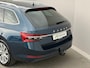 Skoda Superb Combi 1.4 TSI iV Business Edition Plus / EAER 61 km / 99% SOH Accu / Dealer Onderhouden / 1.600 kg elektrische trekhaak / Virtual Cockpit / Leder / Navigatie / Parkeerassistent / Stoel- en achterbankverwarming / Adaptieve CC / Apple Carplay Android / 17" LM wielen /