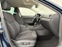 Skoda Superb Combi 1.4 TSI iV Business Edition Plus / EAER 61 km / 99% SOH Accu / Dealer Onderhouden / 1.600 kg elektrische trekhaak / Virtual Cockpit / Leder / Navigatie / Parkeerassistent / Stoel- en achterbankverwarming / Adaptieve CC / Apple Carplay Android / 17" LM wielen /