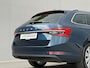 Skoda Superb Combi 1.4 TSI iV Business Edition Plus / EAER 61 km / 99% SOH Accu / Dealer Onderhouden / 1.600 kg elektrische trekhaak / Virtual Cockpit / Leder / Navigatie / Parkeerassistent / Stoel- en achterbankverwarming / Adaptieve CC / Apple Carplay Android / 17" LM wielen /