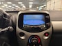 Toyota Aygo 1.0 VVT-i x-play * Navigatie / Camera / Airco / 5 Deurs / NL Auto *
