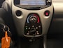 Toyota Aygo 1.0 VVT-i x-play * Navigatie / Camera / Airco / 5 Deurs / NL Auto *