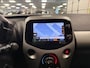 Toyota Aygo 1.0 VVT-i x-play * Navigatie / Camera / Airco / 5 Deurs / NL Auto *