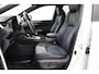 Toyota RAV4 2.5 Hybrid Bi-Tone | Trekhaak | Apple Carplay / Android Auto | Stoel-/stuurverwarming | Verwarmbare voorruit | Leder | LED | Parkeersensoren voor/achter | Camera | Keyless | Adaptive Cruise | Clima | 18 inch