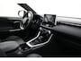 Toyota RAV4 2.5 Hybrid Bi-Tone | Trekhaak | Apple Carplay / Android Auto | Stoel-/stuurverwarming | Verwarmbare voorruit | Leder | LED | Parkeersensoren voor/achter | Camera | Keyless | Adaptive Cruise | Clima | 18 inch