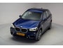 BMW X1 sDrive20i High Executive Sport Aut. [ LED Leder Navi prof. HUD Trekhaak ]