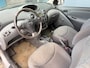 Toyota Yaris 1.3-16V VVT-i Luna NIEUWE APK