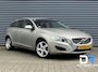 Volvo V60 1.6 T3 | TREKHAAK | CLIMATE | PDC | NAP | GOED ONDERHOUDEN