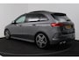 Mercedes-Benz B-klasse 180 Business Solution AMG (PANORAMADAK, STOELVERWARMING, CAMERA, NAVIGATIE)