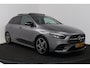 Mercedes-Benz B-klasse 180 Business Solution AMG (PANORAMADAK, STOELVERWARMING, CAMERA, NAVIGATIE)