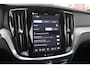 Volvo V60 2.0 T6 Plug-in hybrid 350PK AWD PLUS DARK | LONG RANGE | PANORAMISCH SCHUIF/KANTELDAK | NAVIGATIE VIA GOOGLE AUTO | APPLE CARPLAY / ANDROID AUTO | FULL-LED KOPLAMPEN | 19'' LICHTMETALEN VELGEN | LEDEREN BEKLEDING | POWER SEATS - BESTUURDERS- EN PASSAGIERSSTOEL ELEKTRISCHVERSTELBAAR MET GEHEUGEN, ELEKTRISCH VERSTELBARE ZITVERLENGERS /LENDESTEUN VIERVOUDIG | STOEL- EN ACHTERBANKVERWARMING | STUURVERWARMING | PARKEERVERWARMING MET TIMER (STANDKACHEL) | ACHTERUIRIJ CAMERA | EXTRA GETINTE ACHTERRUITEN | ELEKTRISCH BEDIENBARE ACHTERKLEP | ELEKTRISCH INKLAPBARE BUITENSPIEGELS |