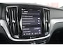 Volvo V60 2.0 T6 Plug-in hybrid 350PK AWD PLUS DARK | LONG RANGE | PANORAMISCH SCHUIF/KANTELDAK | NAVIGATIE VIA GOOGLE AUTO | APPLE CARPLAY / ANDROID AUTO | FULL-LED KOPLAMPEN | 19'' LICHTMETALEN VELGEN | LEDEREN BEKLEDING | POWER SEATS - BESTUURDERS- EN PASSAGIERSSTOEL ELEKTRISCHVERSTELBAAR MET GEHEUGEN, ELEKTRISCH VERSTELBARE ZITVERLENGERS /LENDESTEUN VIERVOUDIG | STOEL- EN ACHTERBANKVERWARMING | STUURVERWARMING | PARKEERVERWARMING MET TIMER (STANDKACHEL) | ACHTERUIRIJ CAMERA | EXTRA GETINTE ACHTERRUITEN | ELEKTRISCH BEDIENBARE ACHTERKLEP | ELEKTRISCH INKLAPBARE BUITENSPIEGELS |