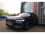 Volvo V60 2.0 T6 Plug-in hybrid 350PK AWD PLUS DARK | LONG RANGE | PANORAMISCH SCHUIF/KANTELDAK | NAVIGATIE VIA GOOGLE AUTO | APPLE CARPLAY / ANDROID AUTO | FULL-LED KOPLAMPEN | 19'' LICHTMETALEN VELGEN | LEDEREN BEKLEDING | POWER SEATS - BESTUURDERS- EN PASSAGIERSSTOEL ELEKTRISCHVERSTELBAAR MET GEHEUGEN, ELEKTRISCH VERSTELBARE ZITVERLENGERS /LENDESTEUN VIERVOUDIG | STOEL- EN ACHTERBANKVERWARMING | STUURVERWARMING | PARKEERVERWARMING MET TIMER (STANDKACHEL) | ACHTERUIRIJ CAMERA | EXTRA GETINTE ACHTERRUITEN | ELEKTRISCH BEDIENBARE ACHTERKLEP | ELEKTRISCH INKLAPBARE BUITENSPIEGELS |
