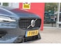 Volvo V60 2.0 T6 Plug-in hybrid 350PK AWD PLUS DARK | LONG RANGE | PANORAMISCH SCHUIF/KANTELDAK | NAVIGATIE VIA GOOGLE AUTO | APPLE CARPLAY / ANDROID AUTO | FULL-LED KOPLAMPEN | 19'' LICHTMETALEN VELGEN | LEDEREN BEKLEDING | POWER SEATS - BESTUURDERS- EN PASSAGIERSSTOEL ELEKTRISCHVERSTELBAAR MET GEHEUGEN, ELEKTRISCH VERSTELBARE ZITVERLENGERS /LENDESTEUN VIERVOUDIG | STOEL- EN ACHTERBANKVERWARMING | STUURVERWARMING | PARKEERVERWARMING MET TIMER (STANDKACHEL) | ACHTERUIRIJ CAMERA | EXTRA GETINTE ACHTERRUITEN | ELEKTRISCH BEDIENBARE ACHTERKLEP | ELEKTRISCH INKLAPBARE BUITENSPIEGELS |