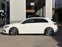 Mercedes-Benz A-klasse 180 Premium AMG Line | Pano-Dak/Sfeerverlichting/Camera/18-inch
