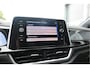 Volkswagen T-Roc 1.5 TSI 150pk DSG R-Line , Fabrieksgarantie t/m 11-2027, Trekhaak afneembaar , Virtual , Stoelverwarming , Ergonimische voorstoel, DAB+ , Carplay, LMV, PDC, Achteruitrijcamera , Parkeerhulp, Stuurwiel multifunctioneel. etc.