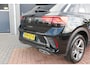 Volkswagen T-Roc 1.5 TSI 150pk DSG R-Line , Fabrieksgarantie t/m 11-2027, Trekhaak afneembaar , Virtual , Stoelverwarming , Ergonimische voorstoel, DAB+ , Carplay, LMV, PDC, Achteruitrijcamera , Parkeerhulp, Stuurwiel multifunctioneel. etc.