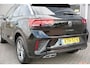 Volkswagen T-Roc 1.5 TSI 150pk DSG R-Line , Fabrieksgarantie t/m 11-2027, Trekhaak afneembaar , Virtual , Stoelverwarming , Ergonimische voorstoel, DAB+ , Carplay, LMV, PDC, Achteruitrijcamera , Parkeerhulp, Stuurwiel multifunctioneel. etc.