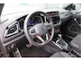 Volkswagen T-Roc 1.5 TSI 150pk DSG R-Line , Fabrieksgarantie t/m 11-2027, Trekhaak afneembaar , Virtual , Stoelverwarming , Ergonimische voorstoel, DAB+ , Carplay, LMV, PDC, Achteruitrijcamera , Parkeerhulp, Stuurwiel multifunctioneel. etc.