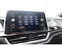 Volkswagen T-Roc 1.5 TSI 150pk DSG R-Line , Fabrieksgarantie t/m 11-2027, Trekhaak afneembaar , Virtual , Stoelverwarming , Ergonimische voorstoel, DAB+ , Carplay, LMV, PDC, Achteruitrijcamera , Parkeerhulp, Stuurwiel multifunctioneel. etc.