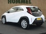 Toyota Aygo X 1.0 VVT-i MT Play - ORIGINEEL NEDERLANDSE AUTO - ACHTERUITRIJCAMERA - CRUISE CONTROL - APPLE CARPLAY/ANDROID AUTO - AIRCO - BLUETOOTH TELEFOONVOORBEREIDING - MULTIMEDIA SCHERM