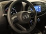 Toyota Aygo X 1.0 VVT-i MT Play - ORIGINEEL NEDERLANDSE AUTO - ACHTERUITRIJCAMERA - CRUISE CONTROL - APPLE CARPLAY/ANDROID AUTO - AIRCO - BLUETOOTH TELEFOONVOORBEREIDING - MULTIMEDIA SCHERM