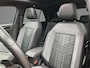 Volkswagen T-Roc 1.5TSI/150PK R-Line Business+ · Panoramadak · Trekhaak · Camera · Apple/Android Car Play · Navigatie · Stoelverwarming · Garantie t/m 09-10-2027 of 100000km.