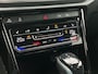 Volkswagen T-Roc 1.5TSI/150PK R-Line Business+ · Panoramadak · Trekhaak · Camera · Apple/Android Car Play · Navigatie · Stoelverwarming · Garantie t/m 09-10-2027 of 100000km.