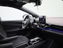 Volkswagen ID.5 GTX 77 kWh 299 PK| Dealeronderhouden | Warmtepomp | Trekhaak | Panoramdak | Navigatie | Achteruitrijcamera | Stoelverwarming | Stuurwielverwarming