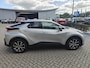 Toyota C-HR / C-HR+ 1.8 Hybrid 140 Dynamic TREKHAAK CAMERA KEYLESS STOEL/STUURVERW APPLE/ANDROID PARK-SENSOREN BLIND-SPOT DRAADLOOS-LADEN