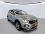 Volkswagen T-Roc 1.5 TSI 150pk Life 75 Edition DSG Automaat / Navigatie / Camera / Led / Lm 17 inch / Digital cockpit / Park Assist
