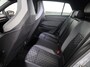 Volkswagen Golf 1.5 TSI R-Line 130 PK | Panoramadak | Camera | 18 Inch | Navigatie