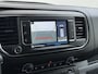 Peugeot Expert 1.5HDI 100PK L2 3-Persoons LIFT Euro 6 360°Camera Airco Apple Carplay Android Auto Navi Cruise Control Bluetooth Regen-Lichtsensor Betonplex Vloer Wandbetimmering Schuifdeur 1e Eigenaar Dealeronderhouden Origineel Nederlandse Auto