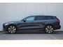 Volvo V60 Cross Country B5 AWD Pro | Adaptieve Cruise Control | BLIS Dodehoekdetectie | 20" Velgen | Elektrisch verstelbare voorstoelen met geheugen | Stoel- & stuurwielverwarming | 360-camera | Panoramisch schuif-/kanteldak | Draadloze oplader | Premium Audio by Harman/Kardon |