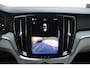 Volvo V60 Cross Country B5 AWD Pro | Adaptieve Cruise Control | BLIS Dodehoekdetectie | 20" Velgen | Elektrisch verstelbare voorstoelen met geheugen | Stoel- & stuurwielverwarming | 360-camera | Panoramisch schuif-/kanteldak | Draadloze oplader | Premium Audio by Harman/Kardon |