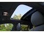 Volvo V60 Cross Country B5 AWD Pro | Adaptieve Cruise Control | BLIS Dodehoekdetectie | 20" Velgen | Elektrisch verstelbare voorstoelen met geheugen | Stoel- & stuurwielverwarming | 360-camera | Panoramisch schuif-/kanteldak | Draadloze oplader | Premium Audio by Harman/Kardon |