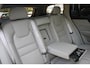 Volvo V60 Cross Country B5 AWD Pro | Adaptieve Cruise Control | BLIS Dodehoekdetectie | 20" Velgen | Elektrisch verstelbare voorstoelen met geheugen | Stoel- & stuurwielverwarming | 360-camera | Panoramisch schuif-/kanteldak | Draadloze oplader | Premium Audio by Harman/Kardon |